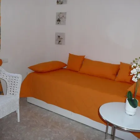 With 2 Bedrooms Feriehus